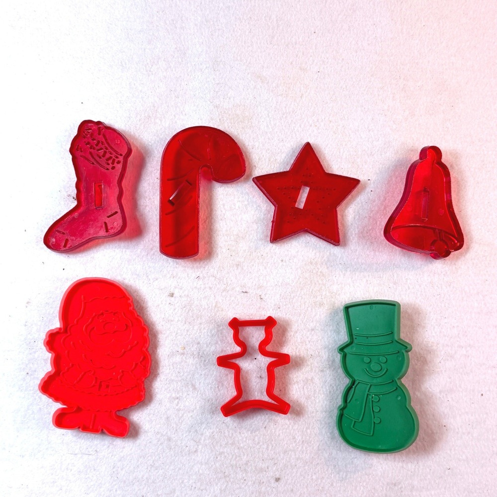 Vintage 80s Hallmark Christmas Cookie Cutter Red Green 7pc Grandmacore Americana